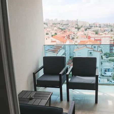 Bright With Garage Appartement